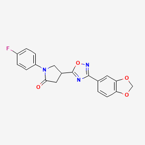 molecular formula C19H14FN3O4 B3412937 4-(3-(Benzo[d][1,3]dioxol-5-yl)-1,2,4-oxadiazol-5-yl)-1-(4-fluorophenyl)pyrrolidin-2-one CAS No. 941891-70-9