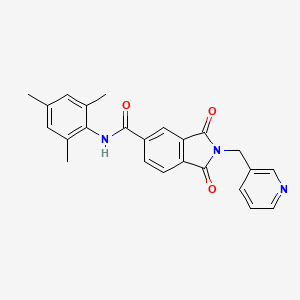molecular formula C24H21N3O3 B3498705 N-mesityl-1,3-dioxo-2-(3-pyridinylmethyl)-5-isoindolinecarboxamide 