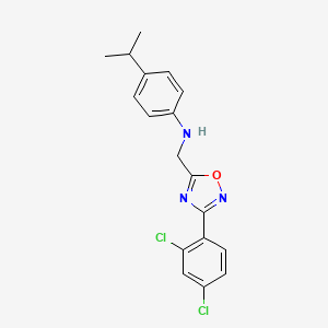 molecular formula C18H17Cl2N3O B3514935 N-{[3-(2,4-dichlorophenyl)-1,2,4-oxadiazol-5-yl]methyl}-4-isopropylaniline 