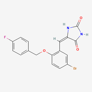 (5E)-5-({5-Bromo-2-[(4-fluorophenyl)methoxy]phenyl}methylidene)imidazolidine-2,4-dione