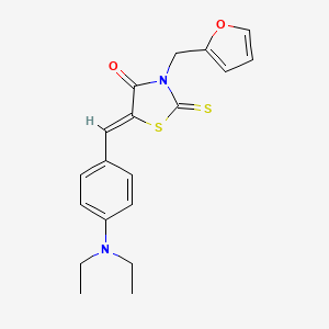 (5Z)-5-{[4-(DIETHYLAMINO)PHENYL]METHYLIDENE}-3-[(FURAN-2-YL)METHYL]-2-SULFANYLIDENE-1,3-THIAZOLIDIN-4-ONE