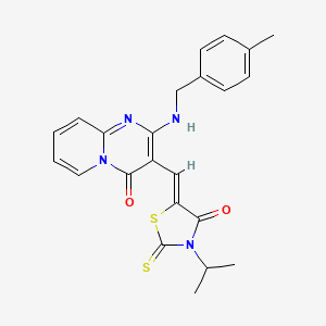 (5Z)-5-[(2-{[(4-METHYLPHENYL)METHYL]AMINO}-4-OXO-4H-PYRIDO[1,2-A]PYRIMIDIN-3-YL)METHYLIDENE]-3-(PROPAN-2-YL)-2-SULFANYLIDENE-1,3-THIAZOLIDIN-4-ONE