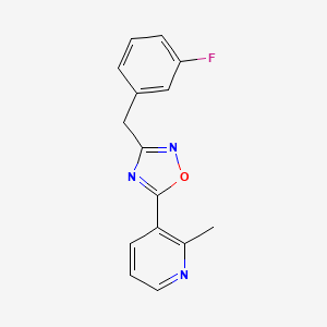 molecular formula C15H12FN3O B3800791 3-[3-(3-fluorobenzyl)-1,2,4-oxadiazol-5-yl]-2-methylpyridine 