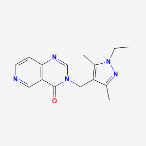 molecular formula C15H17N5O B3805555 3-[(1-ethyl-3,5-dimethyl-1H-pyrazol-4-yl)methyl]pyrido[4,3-d]pyrimidin-4(3H)-one 