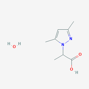 molecular formula C8H14N2O3 B3807440 2-(3,5-dimethyl-1H-pyrazol-1-yl)propanoic acid hydrate 