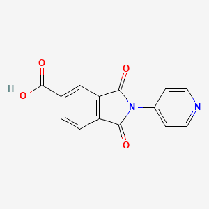 molecular formula C14H8N2O4 B3826388 1,3-dioxo-2-(4-pyridinyl)-5-isoindolinecarboxylic acid 
