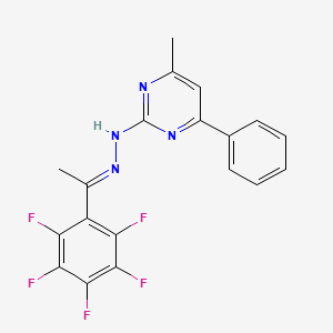 molecular formula C19H13F5N4 B3843581 1-(pentafluorophenyl)ethanone (4-methyl-6-phenyl-2-pyrimidinyl)hydrazone 