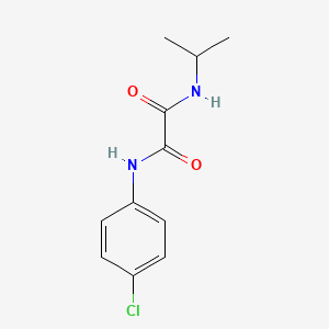 molecular formula C11H13ClN2O2 B3848353 N-(4-chlorophenyl)-N'-isopropylethanediamide 