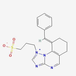 3-[(9E)-9-benzylidene-7,8-dihydro-6H-[1,2,4]triazolo[1,5-a]quinazolin-1-ium-1-yl]propane-1-sulfonate