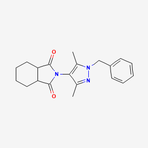 molecular formula C20H23N3O2 B4286099 2-(1-benzyl-3,5-dimethyl-1H-pyrazol-4-yl)hexahydro-1H-isoindole-1,3(2H)-dione 