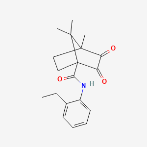 N-(2-ethylphenyl)-4,7,7-trimethyl-2,3-dioxobicyclo[2.2.1]heptane-1-carboxamide