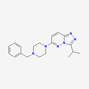 6-(4-Benzylpiperazin-1-yl)-3-(propan-2-yl)[1,2,4]triazolo[4,3-b]pyridazine