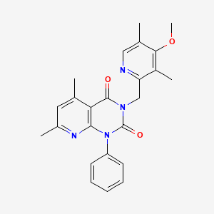 3-[(4-METHOXY-3,5-DIMETHYLPYRIDIN-2-YL)METHYL]-5,7-DIMETHYL-1-PHENYL-1H,2H,3H,4H-PYRIDO[2,3-D]PYRIMIDINE-2,4-DIONE