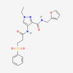 molecular formula C20H22N4O5S B4853989 1-ethyl-N-(2-furylmethyl)-4-{[3-(phenylsulfonyl)propanoyl]amino}-1H-pyrazole-3-carboxamide 