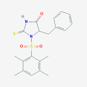 molecular formula C20H22N2O3S2 B492880 5-Benzyl-1-((2,3,5,6-tetramethylphenyl)sulfonyl)-2-thioxoimidazolidin-4-one CAS No. 1008063-90-8