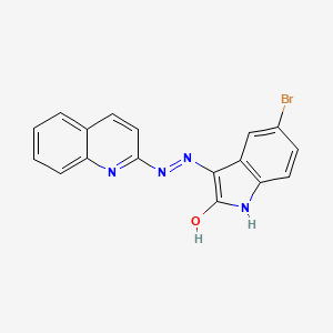 (3Z)-5-bromo-3-[2-(quinolin-2-yl)hydrazinylidene]-1,3-dihydro-2H-indol-2-one