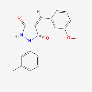 (4Z)-1-(3,4-dimethylphenyl)-4-[(3-methoxyphenyl)methylidene]pyrazolidine-3,5-dione