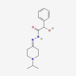 2-hydroxy-2-phenyl-N'-[1-(propan-2-yl)piperidin-4-ylidene]acetohydrazide