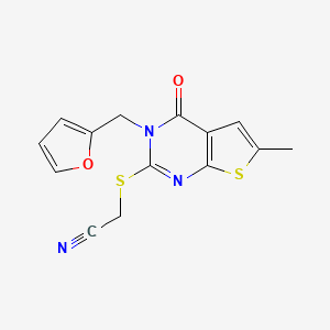 2-[3-(Furan-2-ylmethyl)-6-methyl-4-oxothieno[2,3-d]pyrimidin-2-yl]sulfanylacetonitrile