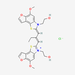 molecular formula C29H29ClN2O6S2 B5261413 3-(2-hydroxyethyl)-2-(2-{[3-(2-hydroxyethyl)-5-methoxyfuro[2,3-g][1,3]benzothiazol-2(3H)-ylidene]methyl}-1-buten-1-yl)-5-methoxyfuro[2,3-g][1,3]benzothiazol-3-ium chloride 