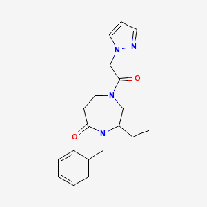 molecular formula C19H24N4O2 B5271247 4-benzyl-3-ethyl-1-(1H-pyrazol-1-ylacetyl)-1,4-diazepan-5-one 