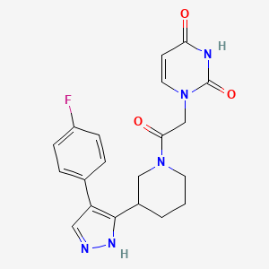 1-(2-{3-[4-(4-fluorophenyl)-1H-pyrazol-5-yl]piperidin-1-yl}-2-oxoethyl)pyrimidine-2,4(1H,3H)-dione