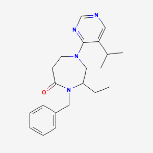 molecular formula C21H28N4O B5324243 4-benzyl-3-ethyl-1-(5-isopropylpyrimidin-4-yl)-1,4-diazepan-5-one 