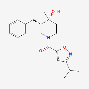 molecular formula C20H26N2O3 B5374608 (3S*,4R*)-3-benzyl-1-[(3-isopropyl-5-isoxazolyl)carbonyl]-4-methyl-4-piperidinol 