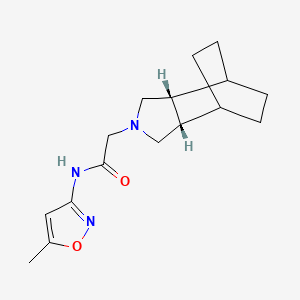 molecular formula C16H23N3O2 B5397659 2-[(1R*,2R*,6S*,7S*)-4-azatricyclo[5.2.2.0~2,6~]undec-4-yl]-N-(5-methyl-3-isoxazolyl)acetamide 