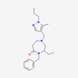 molecular formula C22H32N4O B5398338 4-benzyl-3-ethyl-1-[(5-methyl-1-propyl-1H-pyrazol-4-yl)methyl]-1,4-diazepan-5-one 
