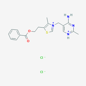 molecular formula C19H22Cl2N4O2S B054101 2-[3-[(4-氨基-2-甲基嘧啶-1-鎓-5-基)甲基]-4-甲基-1,3-噻唑-3-鎓-5-基]乙基苯甲酸酯;二氯化物 CAS No. 1052-32-0