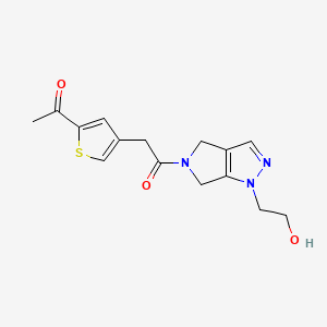 molecular formula C15H17N3O3S B5463878 1-(4-{2-[1-(2-hydroxyethyl)-4,6-dihydropyrrolo[3,4-c]pyrazol-5(1H)-yl]-2-oxoethyl}-2-thienyl)ethanone 