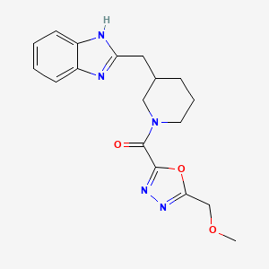 molecular formula C18H21N5O3 B5472278 2-[(1-{[5-(methoxymethyl)-1,3,4-oxadiazol-2-yl]carbonyl}piperidin-3-yl)methyl]-1H-benzimidazole 