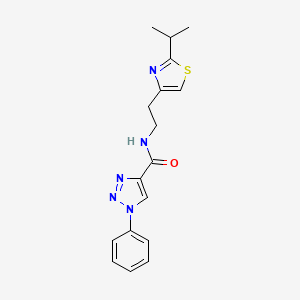 molecular formula C17H19N5OS B5492313 N-[2-(2-isopropyl-1,3-thiazol-4-yl)ethyl]-1-phenyl-1H-1,2,3-triazole-4-carboxamide 