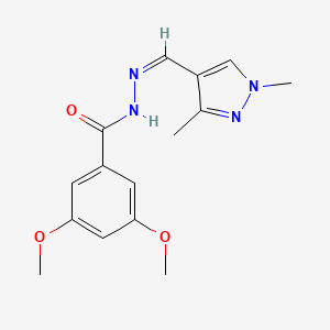 molecular formula C15H18N4O3 B5498486 N'-[(1,3-dimethyl-1H-pyrazol-4-yl)methylene]-3,5-dimethoxybenzohydrazide 