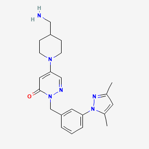 molecular formula C22H28N6O B5506479 5-[4-(aminomethyl)-1-piperidinyl]-2-[3-(3,5-dimethyl-1H-pyrazol-1-yl)benzyl]-3(2H)-pyridazinone hydrochloride 