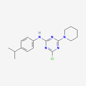 molecular formula C17H22ClN5 B5507222 4-氯-N-(4-异丙苯基)-6-(1-哌啶基)-1,3,5-三嗪-2-胺 