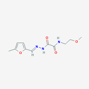 molecular formula C11H15N3O4 B5508055 N-(2-甲氧基乙基)-2-{2-[(5-甲基-2-呋喃基)亚甲基]肼基}-2-氧代乙酰胺 