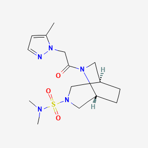 molecular formula C15H25N5O3S B5508677 (1R*,5R*)-N,N-dimethyl-6-[(5-methyl-1H-pyrazol-1-yl)acetyl]-3,6-diazabicyclo[3.2.2]nonane-3-sulfonamide 