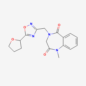 molecular formula C17H18N4O4 B5509097 1-methyl-4-{[5-(tetrahydrofuran-2-yl)-1,2,4-oxadiazol-3-yl]methyl}-3,4-dihydro-1H-1,4-benzodiazepine-2,5-dione 