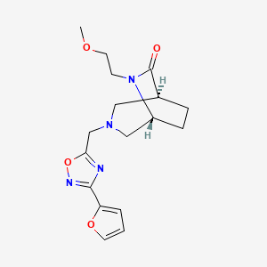 molecular formula C17H22N4O4 B5509403 (1S*,5R*)-3-{[3-(2-furyl)-1,2,4-oxadiazol-5-yl]methyl}-6-(2-methoxyethyl)-3,6-diazabicyclo[3.2.2]nonan-7-one 