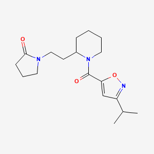 molecular formula C18H27N3O3 B5509437 1-(2-{1-[(3-isopropyl-5-isoxazolyl)carbonyl]-2-piperidinyl}ethyl)-2-pyrrolidinone 