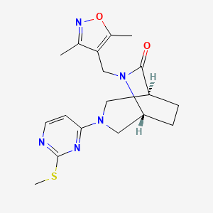 molecular formula C18H23N5O2S B5510944 (1S*,5R*)-6-[(3,5-dimethyl-4-isoxazolyl)methyl]-3-[2-(methylthio)-4-pyrimidinyl]-3,6-diazabicyclo[3.2.2]nonan-7-one 