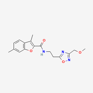 molecular formula C17H19N3O4 B5513400 N-{2-[3-(甲氧基甲基)-1,2,4-恶二唑-5-基]乙基}-3,6-二甲基-1-苯并呋喃-2-甲酰胺 