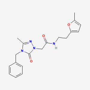 molecular formula C19H22N4O3 B5513484 2-(4-benzyl-3-methyl-5-oxo-4,5-dihydro-1H-1,2,4-triazol-1-yl)-N-[2-(5-methyl-2-furyl)ethyl]acetamide 