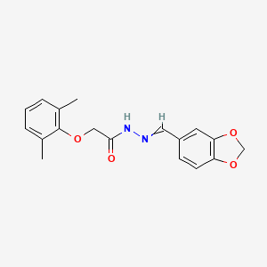 molecular formula C18H18N2O4 B5514612 N'-(1,3-苯并二氧杂环-5-亚甲基)-2-(2,6-二甲基苯氧基)乙酰肼 