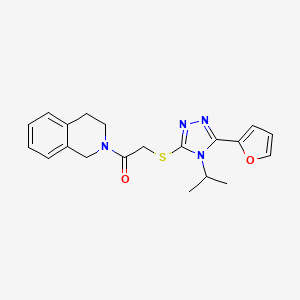 molecular formula C20H22N4O2S B5514770 2-({[5-(2-furyl)-4-isopropyl-4H-1,2,4-triazol-3-yl]thio}acetyl)-1,2,3,4-tetrahydroisoquinoline 