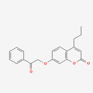 molecular formula C20H18O4 B5517304 7-(2-氧代-2-苯乙氧基)-4-丙基-2H-色烯-2-酮 