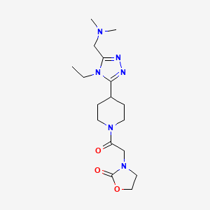 molecular formula C17H28N6O3 B5517433 3-[2-(4-{5-[(dimethylamino)methyl]-4-ethyl-4H-1,2,4-triazol-3-yl}piperidin-1-yl)-2-oxoethyl]-1,3-oxazolidin-2-one 