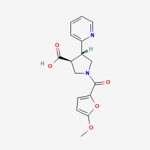 molecular formula C16H16N2O5 B5517781 (3S*,4S*)-1-(5-methoxy-2-furoyl)-4-pyridin-2-ylpyrrolidine-3-carboxylic acid 